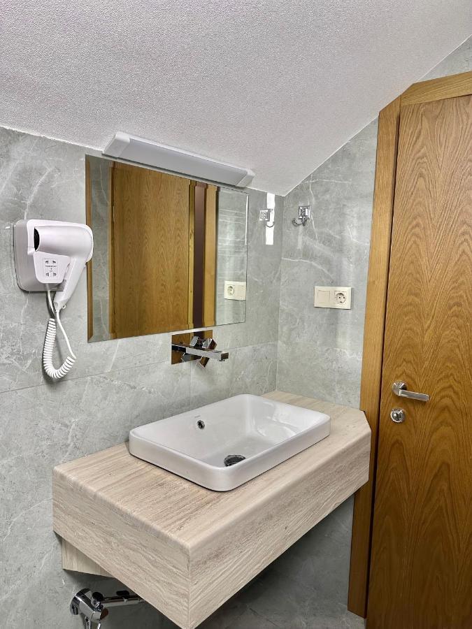 Hotel Embassy Tbilisi Luaran gambar