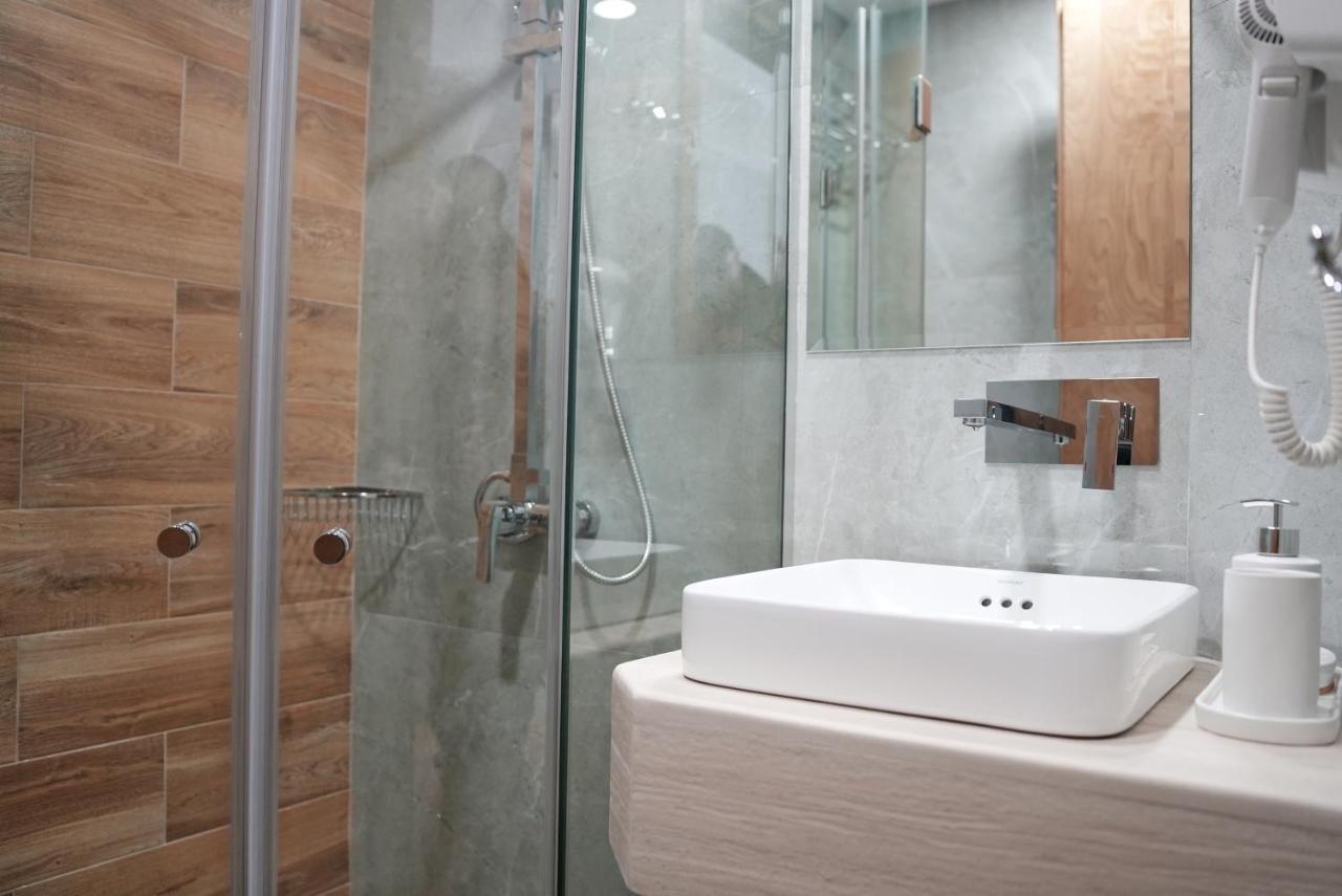 Hotel Embassy Tbilisi Luaran gambar