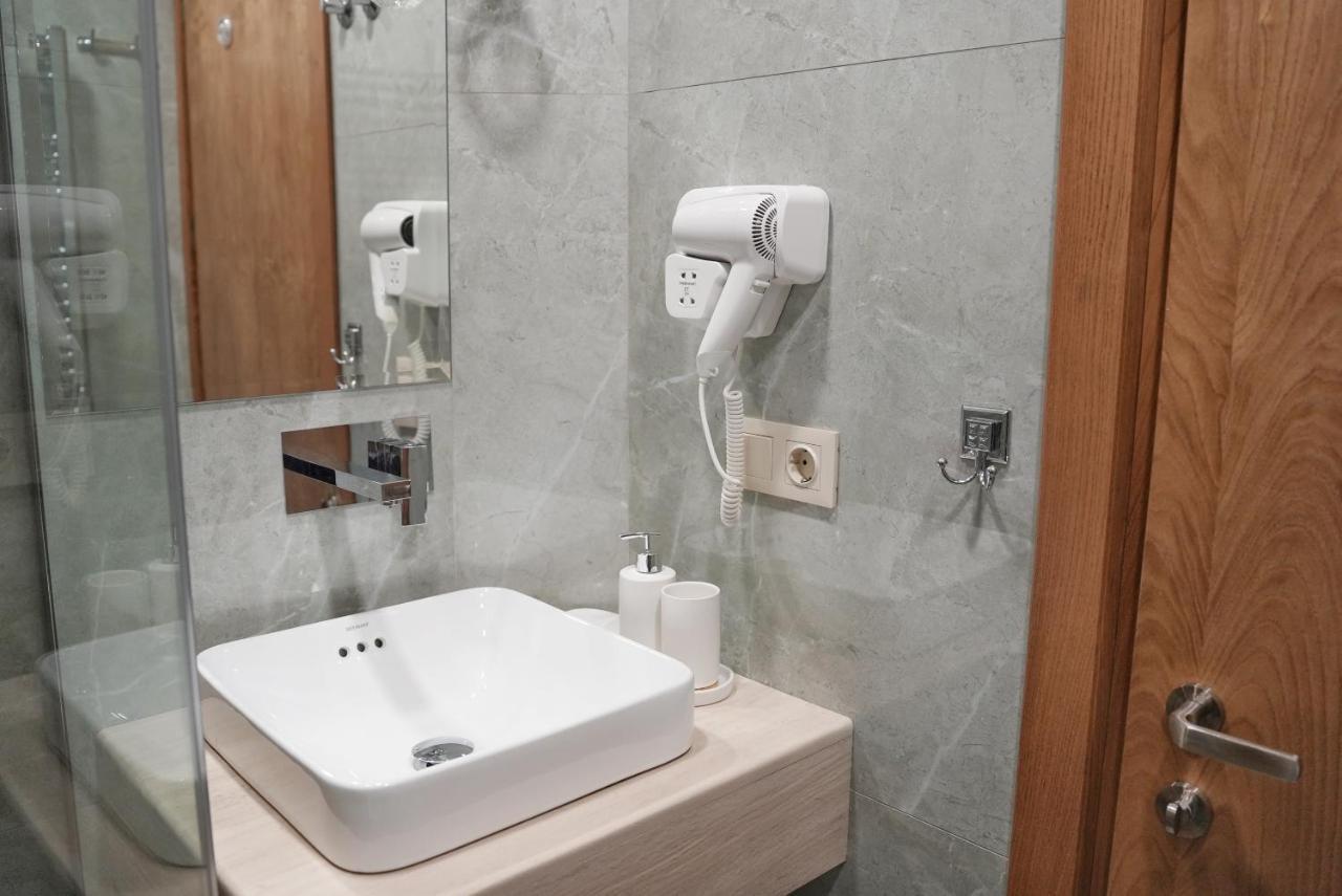 Hotel Embassy Tbilisi Luaran gambar